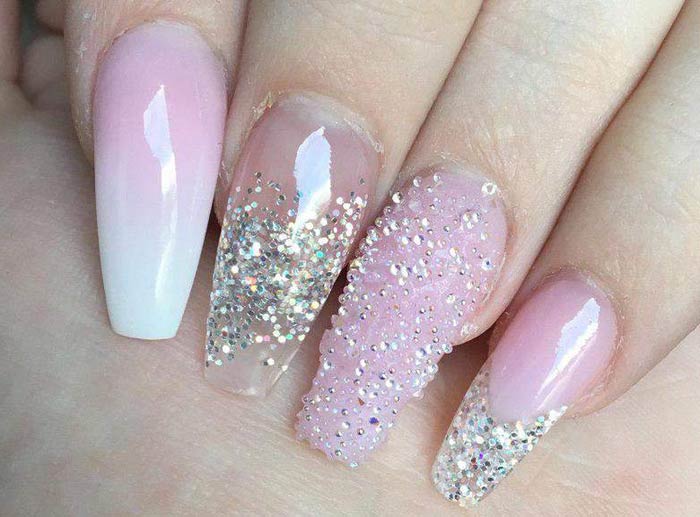 ناخن مصنوعی اکریلیک دار