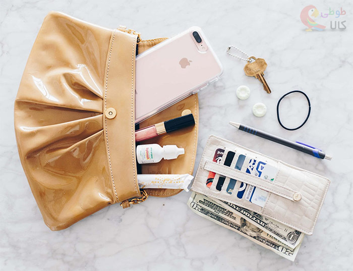 محتویات کیف کلاچ زنانه