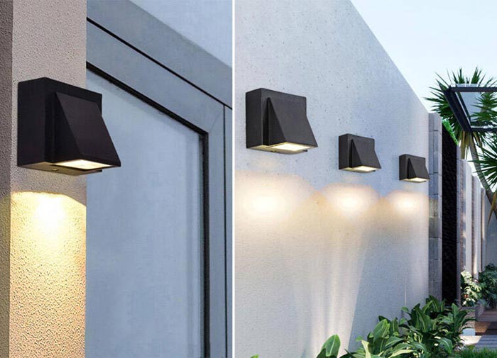 چراغ دیواری نور پایین