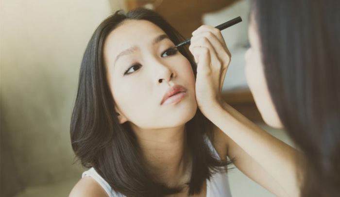 نحوه استفاده از خط چشم ماژیکی