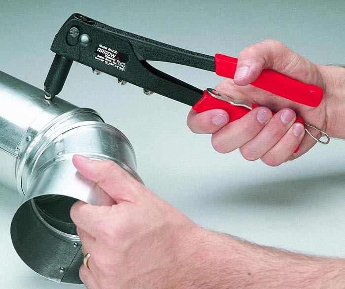 عکس نحوه استفاده از انبر پرچ