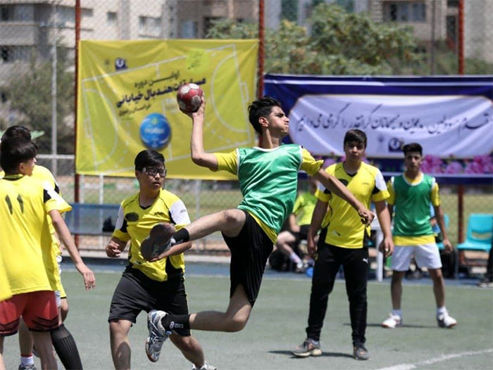 توپ هندبال خیابانی