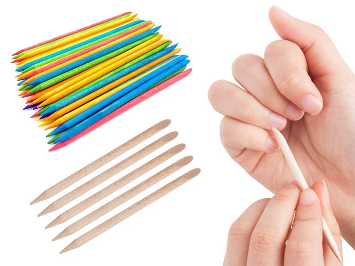 عکس عقب زن ناخن چوبی