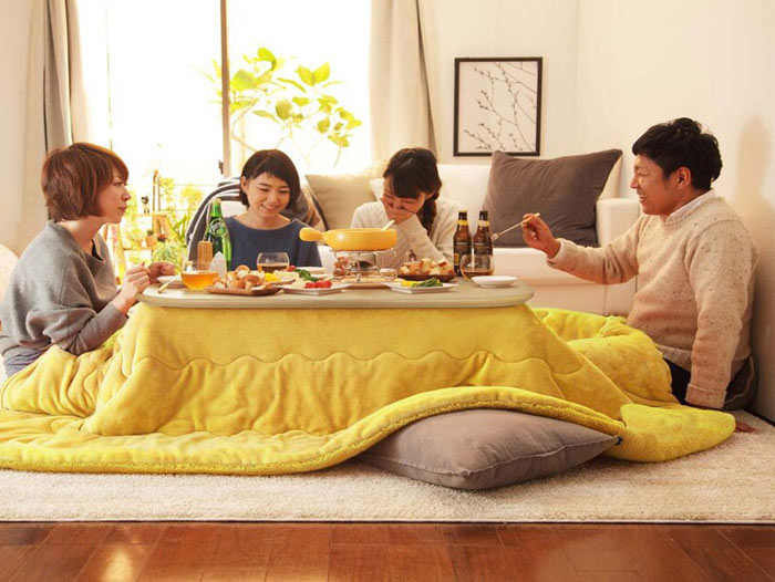 عکس کرسی برقی و خانواده