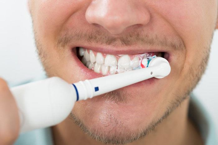آموزش نحوه استفاده مسواک برقی