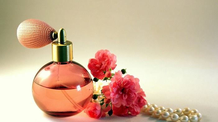 خرید اینترنتی بهترین مدلهای عطر زنانه