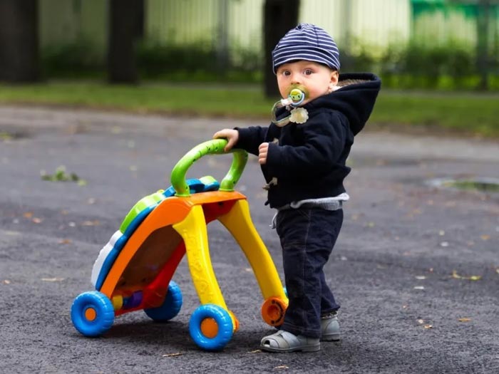 عکس واکر کودک