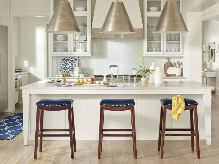 عکس صندلی کنار اپن آشپزخانه