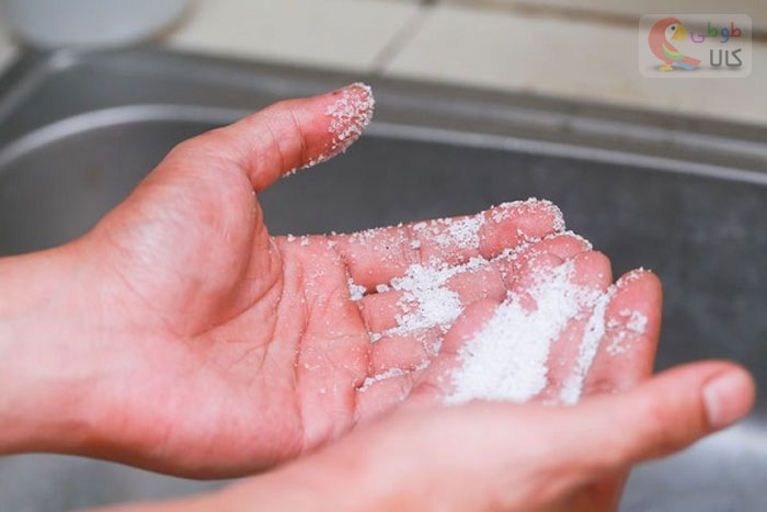 استفاده از آب نمک برای پاک کردن اب و نمک