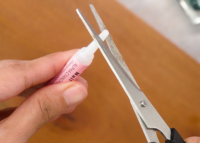 چسب قطره ای