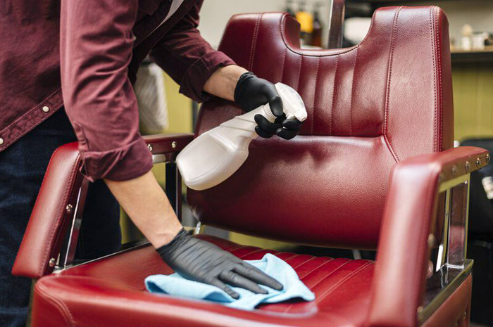 نظافت صندلی آرایشگاهی