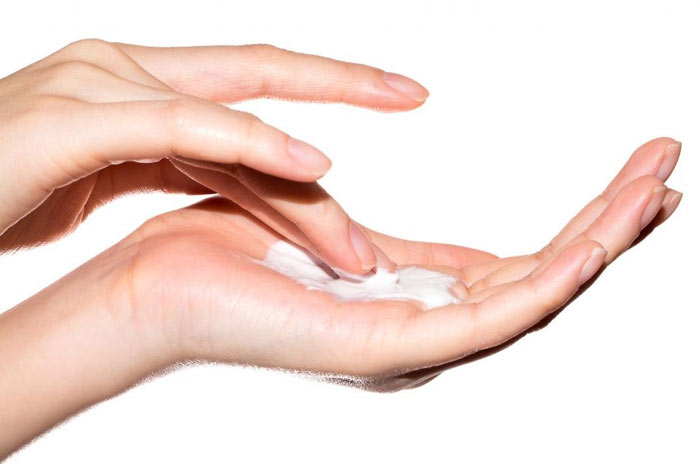 کرم ضد تعریق دست