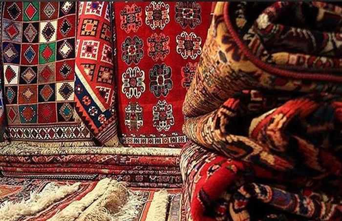 فرش دستبافت ایرانی اصیل و قدیمی