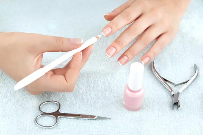 انجام فرنچ ناخن