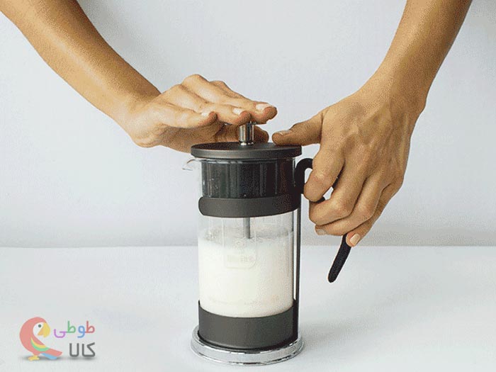 تهیه فوم شیر با دستگاه فرنچ پرس