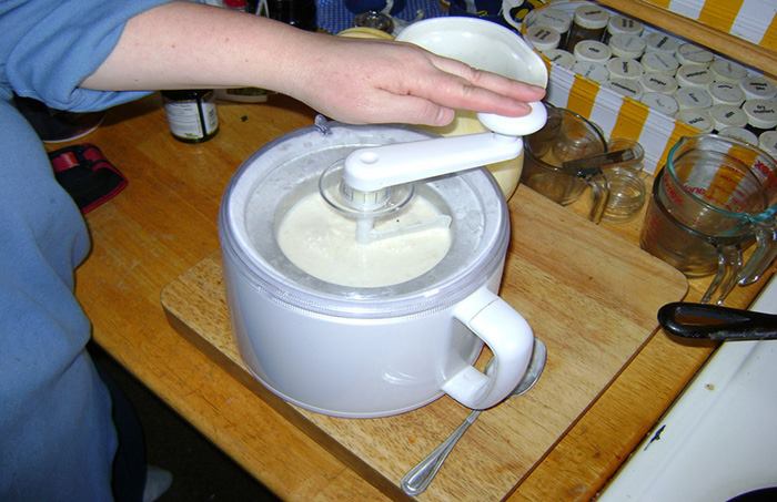 بستنی ساز یخی نمکی