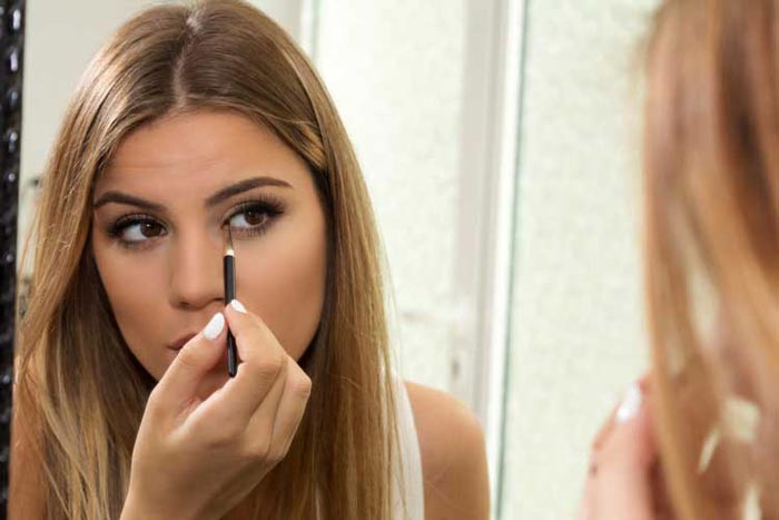 نحوه استفاده از خط چشم مدادی