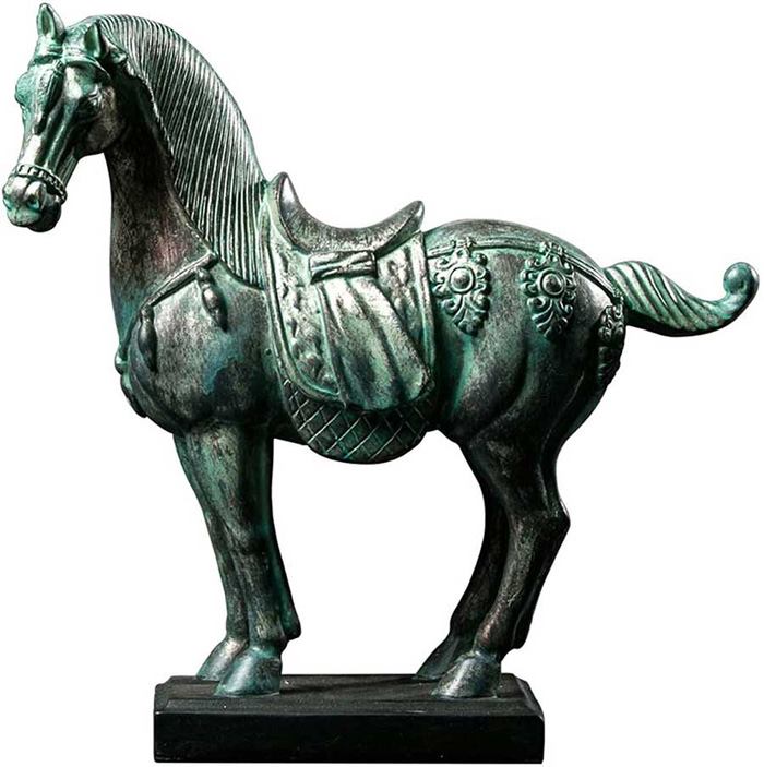 مجسمه گچی اسب