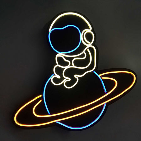 چراغ دیواری مدل نئون فضانورد با شاسی ام دی اف