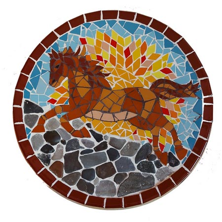 بشقاب دیوارکوب طرح اسب کاشی شکسته