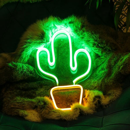 چراغ نئونی دیواری طرح کاکتوس