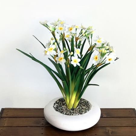 گلدان به همراه گل مصنوعی مدل نرگس
