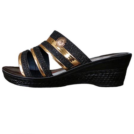 صندل زنانه مدل لژدار رنگ مشکی جنس لمه با زیره پلی اورتان