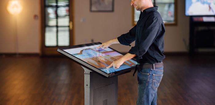 کاربردهای کیوسک لمسی