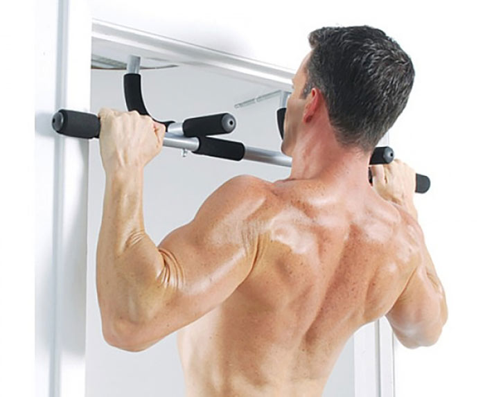 انجام حرکت بارفیکس