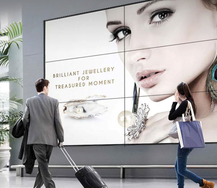 عکس ویدئو وال در امکان عمومی