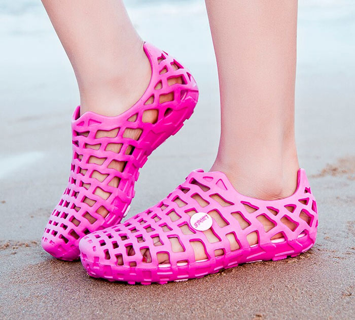 کفش ساحلی زنانه چیست